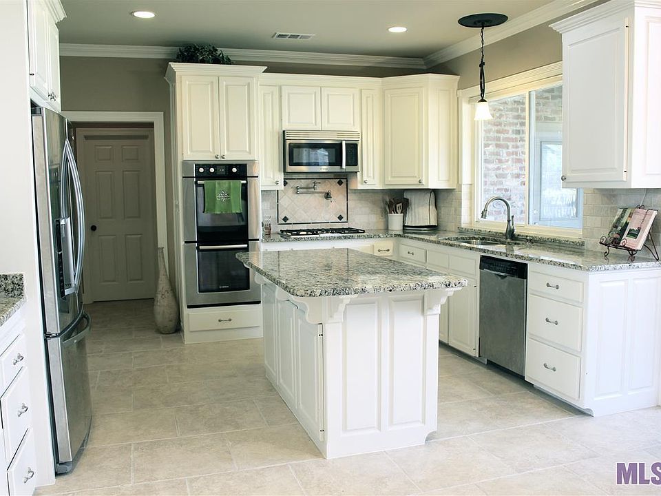 1st image of 18340 Magnolia Oaks Dr