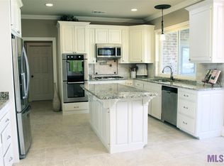 18340 Magnolia Oaks Dr, Prairieville, LA 70769