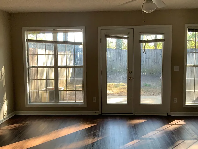 130 Woodmere Dr — Photo 4