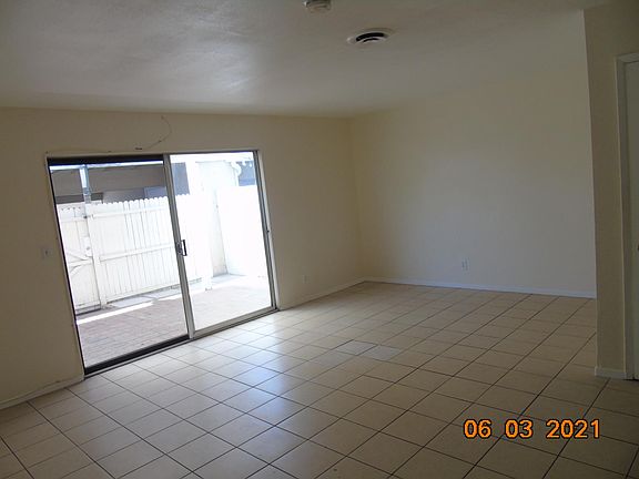 4th image of 660 E Lee Pl #1