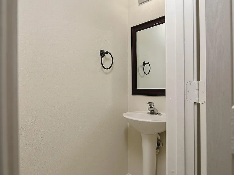 102 Blue Creek Ct — Photo 11