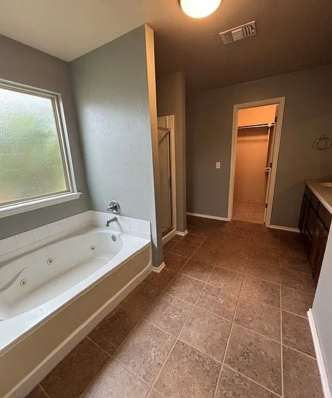 2605 NW 180th St — Photo 13