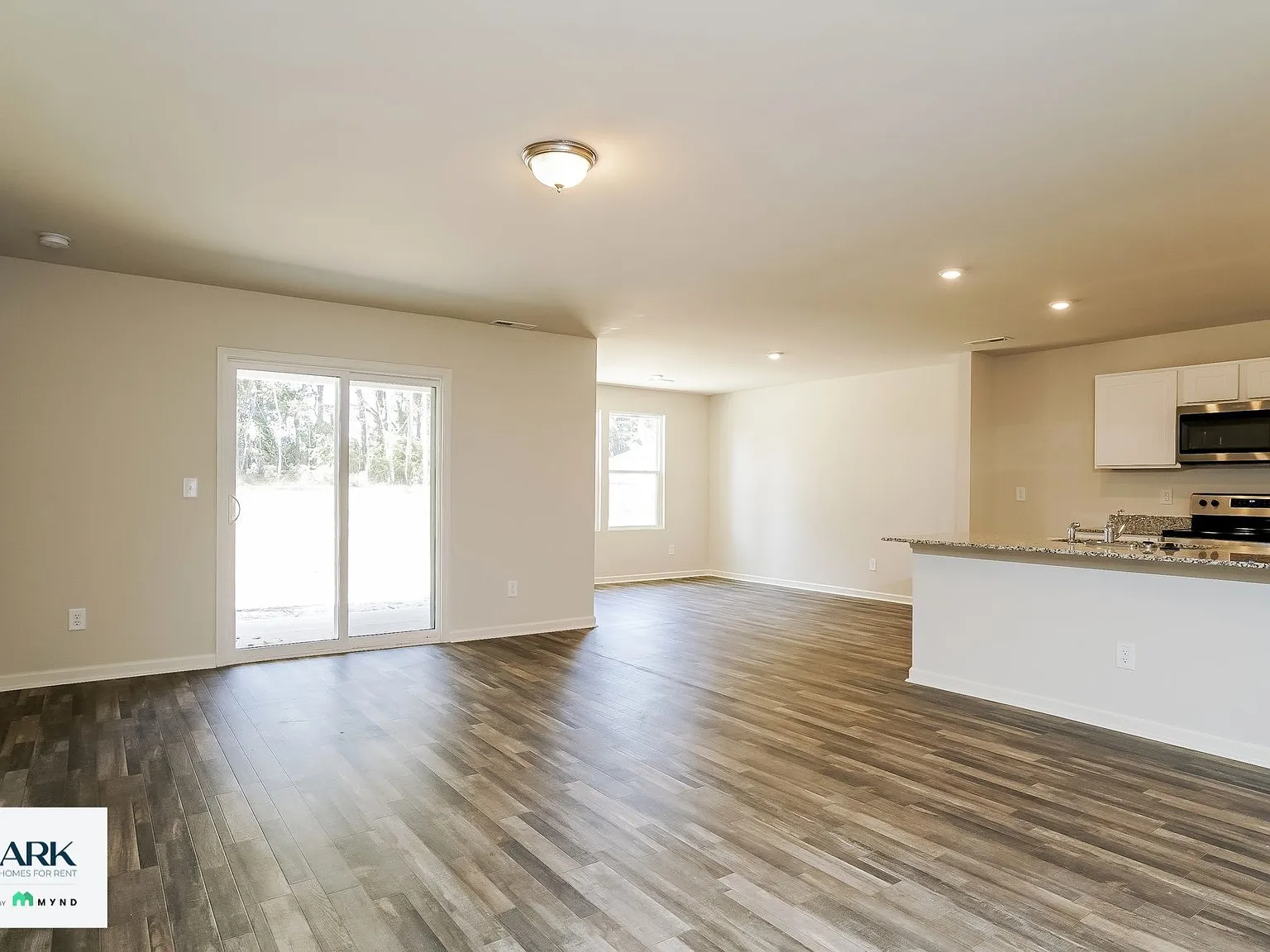 4 bed, 2.0 bath, 1776 sqft, $1,930 — Photo 3