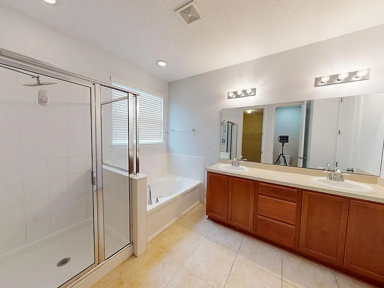 15707 Lexington Park Blvd — Photo 16