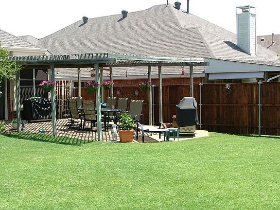 3rd image of 5025 Forest Lawn Dr
