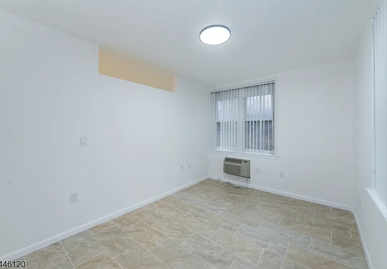 467 Valley St #1A — Photo 12