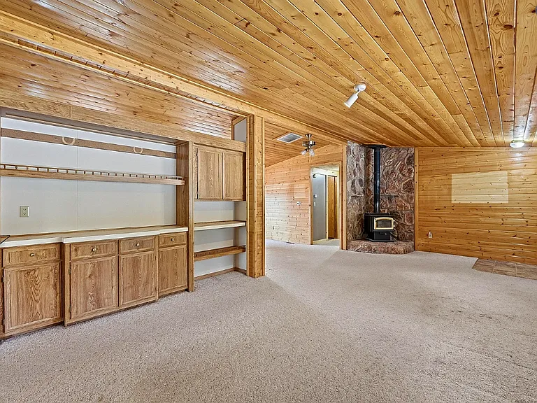 408 N Harmony Dr — Photo 4