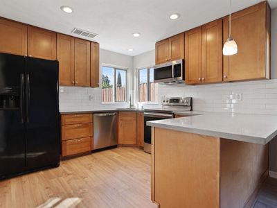 306 Mission Park Dr, Stockton, CA, 95207