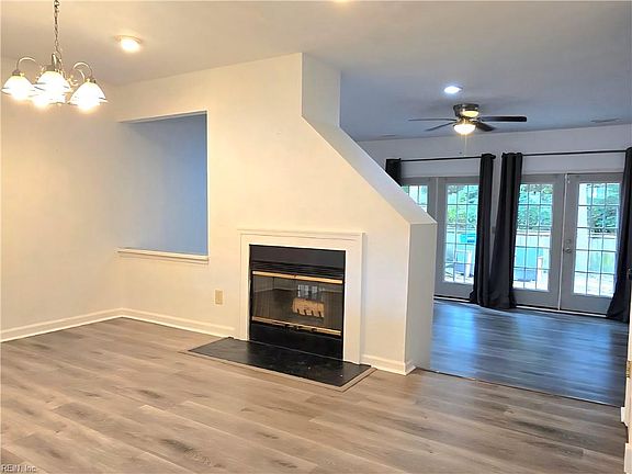 4th image of 744 S Lake Cir