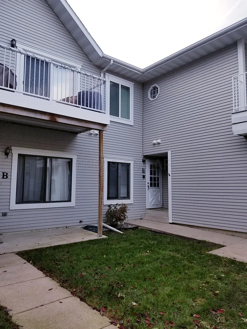 3317 15th Ave S APT E photo 1