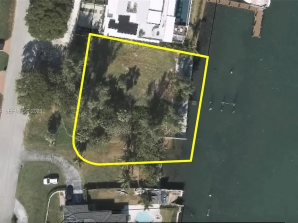 10801 N Bayshore Dr, Miami, FL 33161