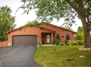 116 Armstrong Ct, Mukwonago, WI 53149