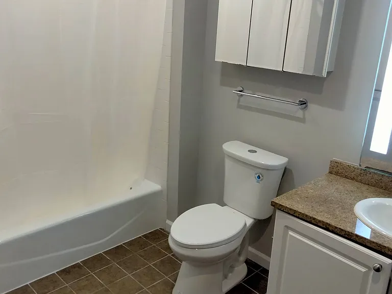 38 Imlay St #C — Photo 5