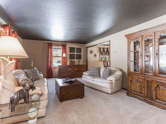 2nd image of 2493 Parkwood Dr