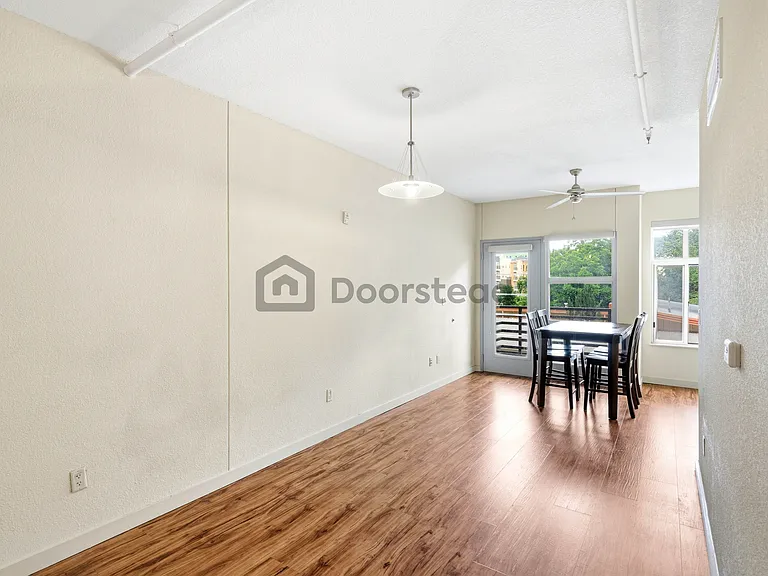 711 W 26th St #303 — Photo 9