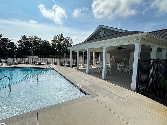 3rd image of 181 Gumwood Cir