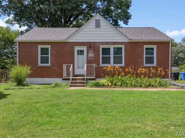 1485 E Duchesne Dr, Florissant, MO 63031