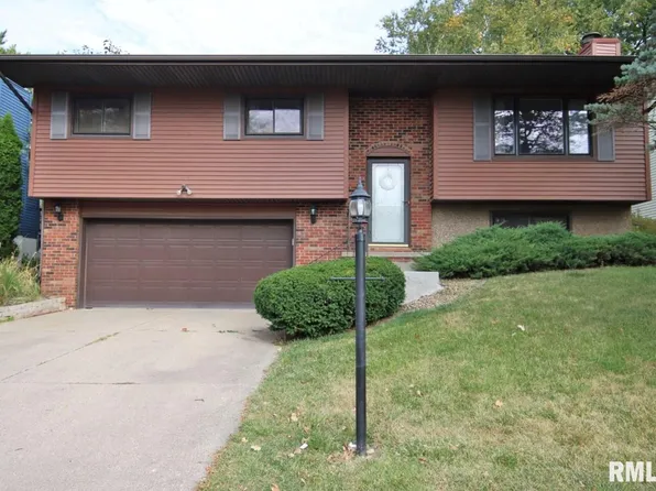 1511 W Queens Court Rd, Peoria, IL 61614