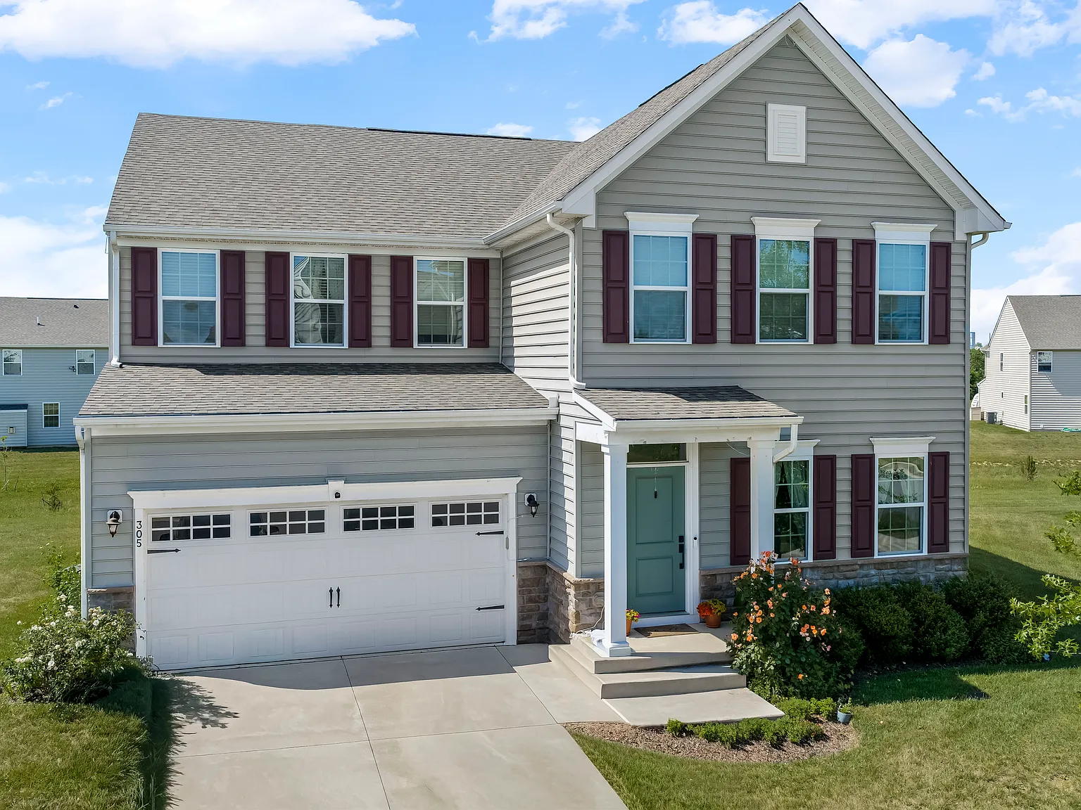 4 bed, 4000 sqft, $4,200 — Photo 3