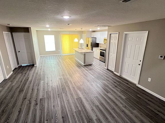 3rd image of 1349 Vandalia Ave SE