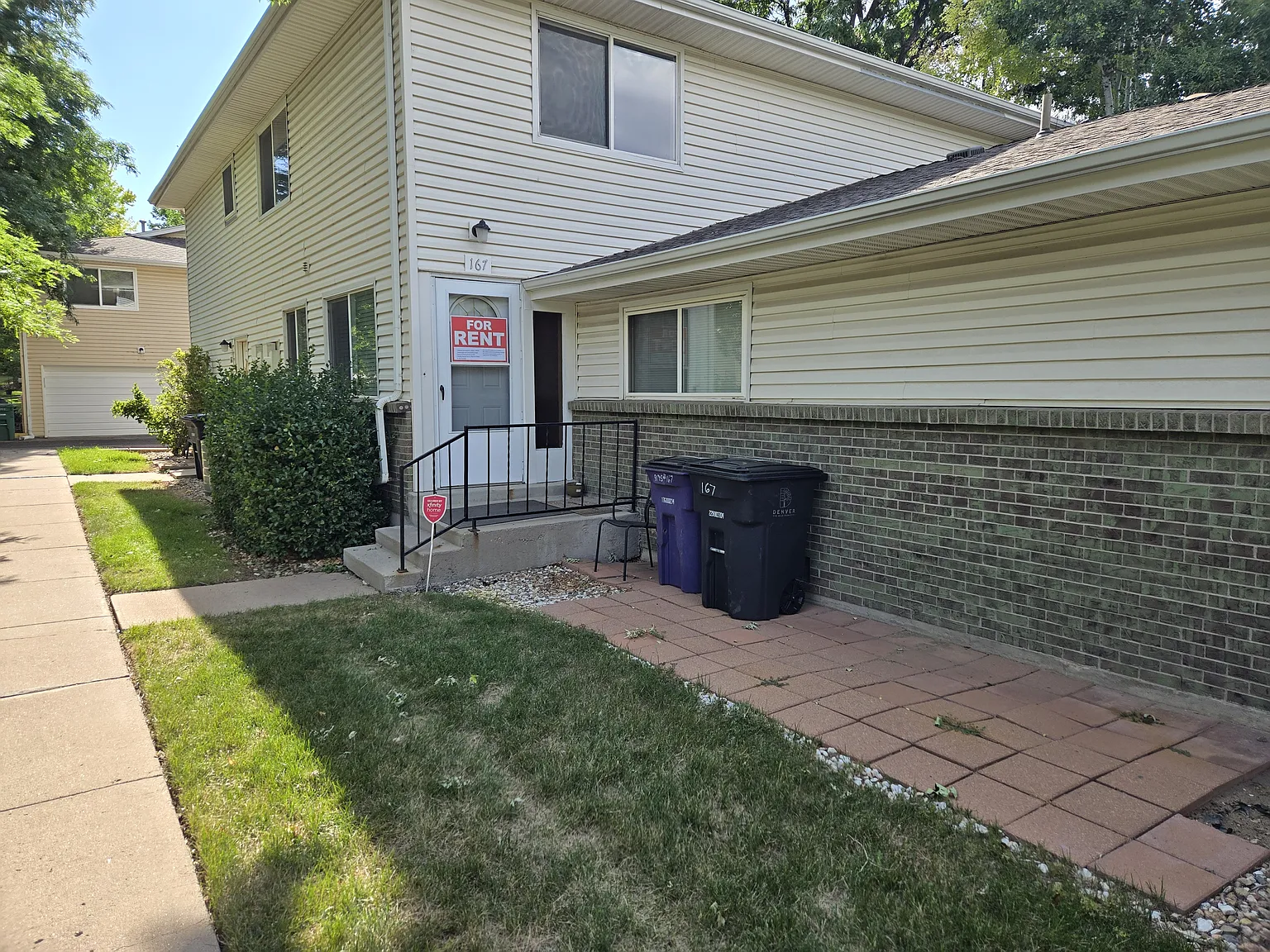 2 bed, 900 sqft, $2,190 — Photo 1