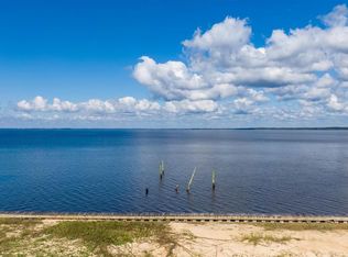 6624 E Bay Blvd, Gulf Breeze, FL 32563