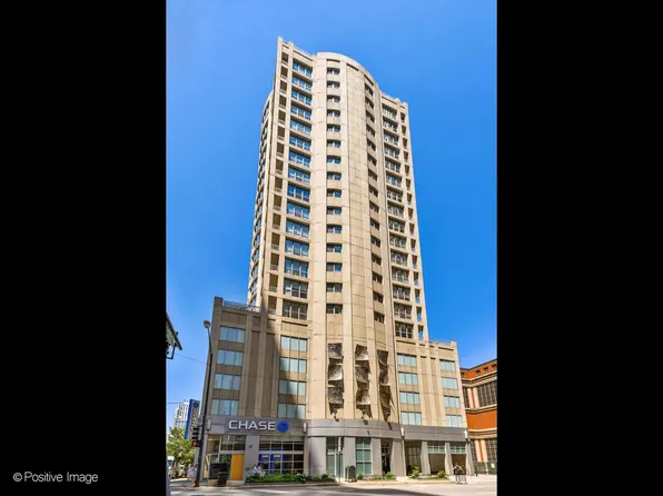 600 N Dearborn St APT 905, Chicago, IL 60654