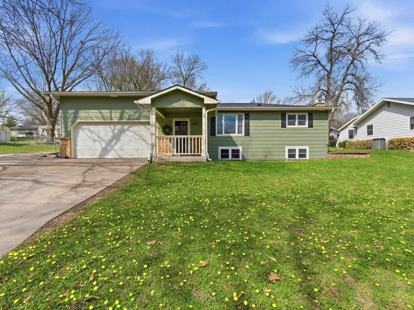905 Allison Ave, Manhattan, KS 66502