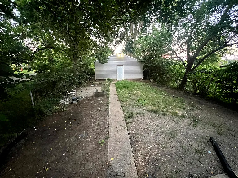 2857 Indianapolis Ave — Photo 26