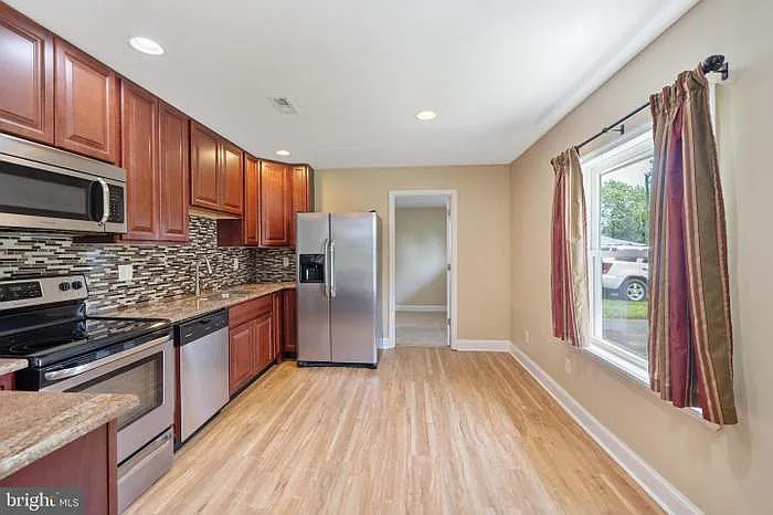 27 Chippendale Cir — Photo 6