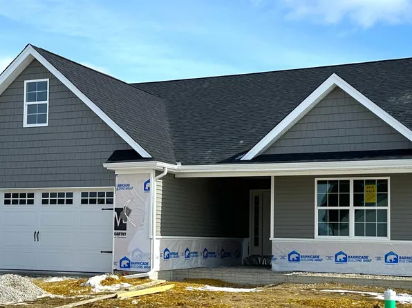 25264 E Sunset Maple Dr, Perrysburg, OH 43551