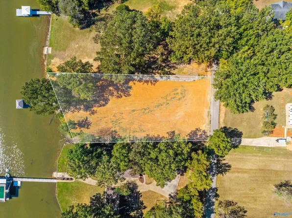 17714 Lakeside Estates Rd, Athens, AL 35614
