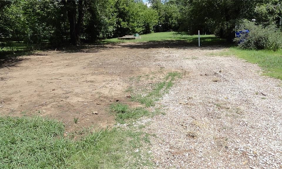 2nd image of 815 N Stewart Ave Lot 17-18