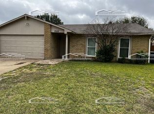 7537 Parkwood Ln, Fort Worth, TX 76133