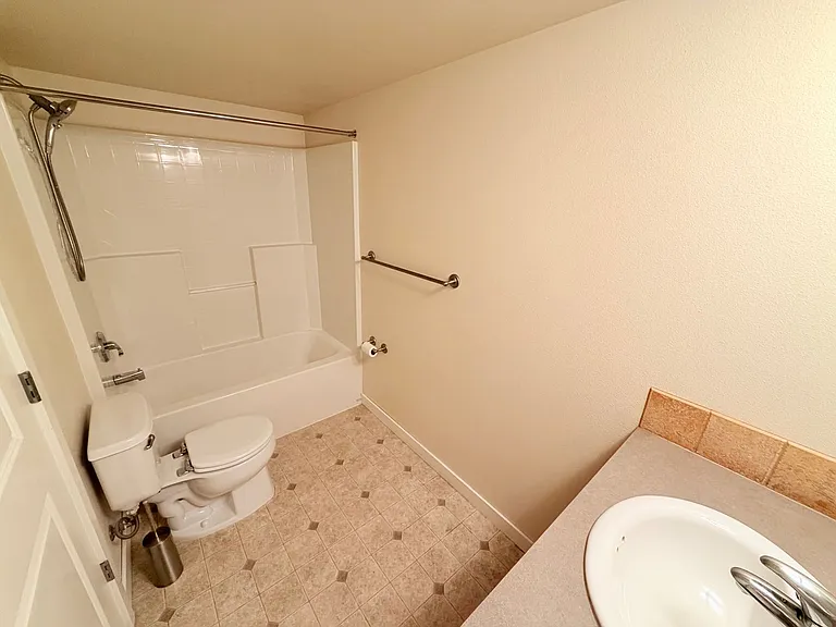 12532 26th Ave NE #A — Photo 11