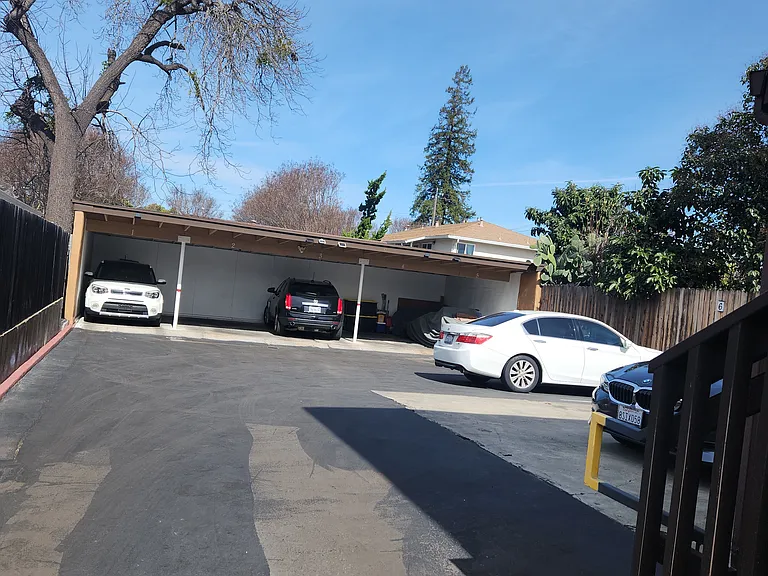 1041 Eugene Ave #8 — Photo 7