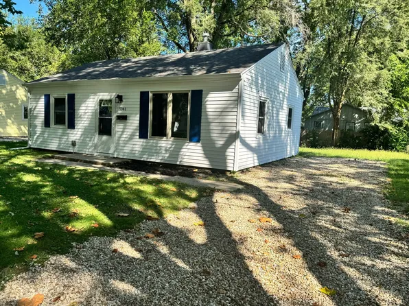 1041 Eastview Dr, Rantoul, IL 61866