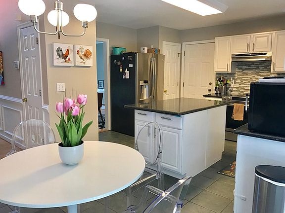 3rd image of 9213 Meltonberry Ct