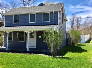 38 Canoe Place Rd, Hampton Bays, NY 11946