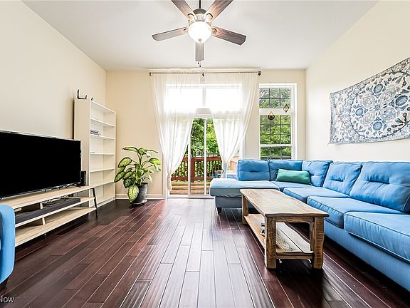 5th image of 30 Grandview Dr