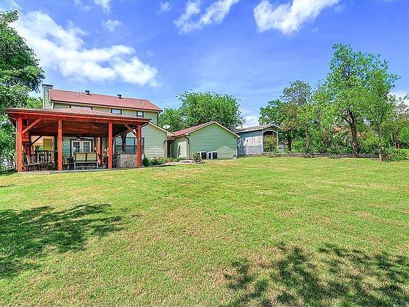 5th image of 104 Ellen Dr