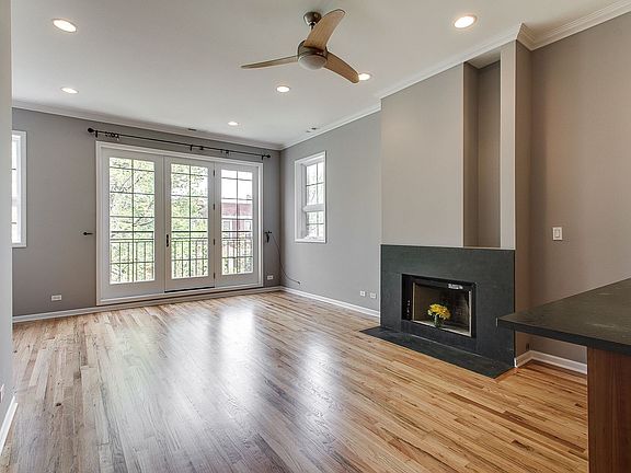 2nd image of 914 N Hermitage Ave #2