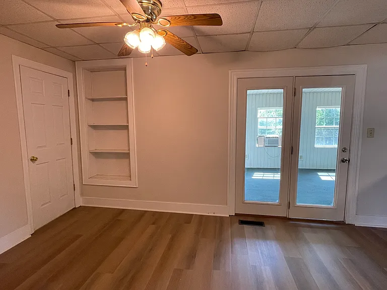 556 Victor Ave — Photo 14