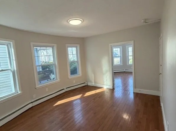 87 Webster St, Haverhill, MA