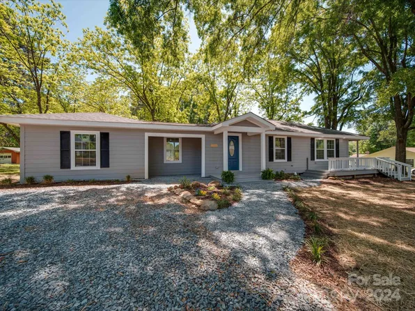 141 W Andrews St, Norwood, NC 28128