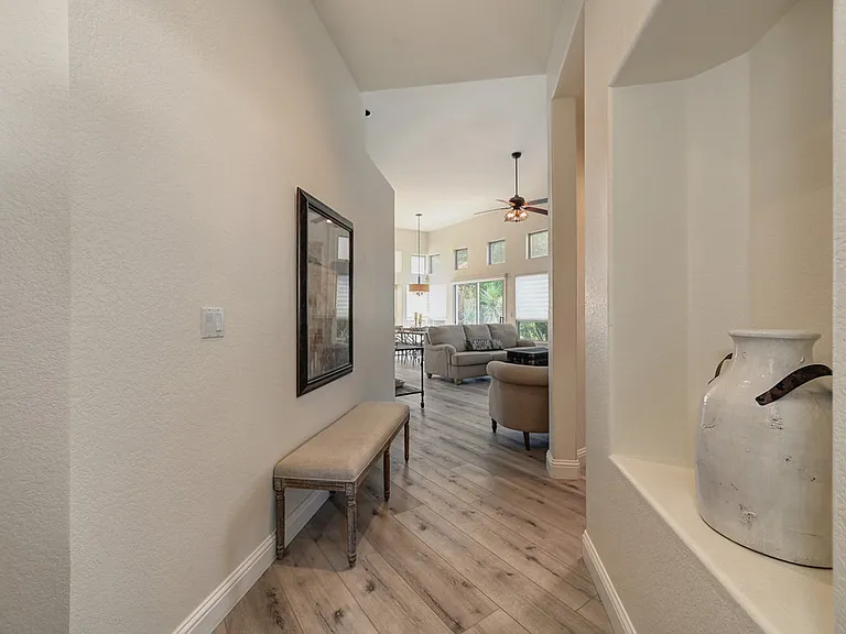 5537 Cabrillo Way — Photo 2