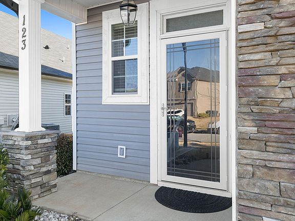 3rd image of 123 Brighton Landing Drive