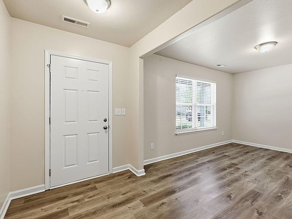 2nd image of 817 Leatherstone Ln