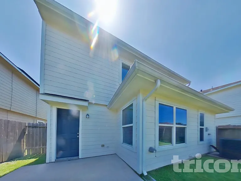 8515 Bartletts Harbor Ct — Photo 21