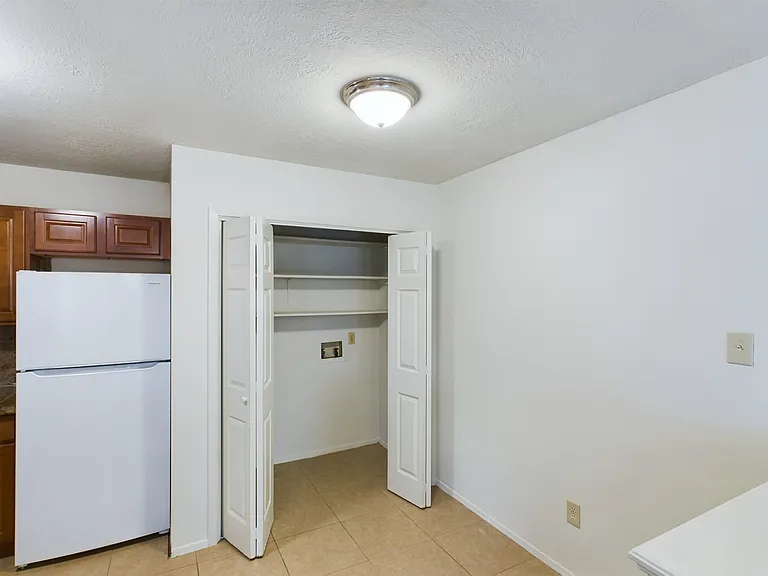 1403 Gramma Ct — Photo 4